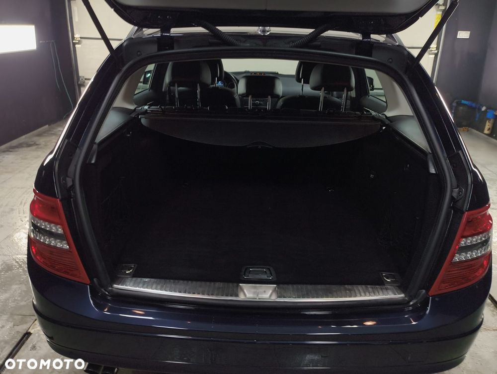 Mercedes-Benz Klasa C 200 CDI DPF BlueEFFICIENCY SPORT EDITION - 27