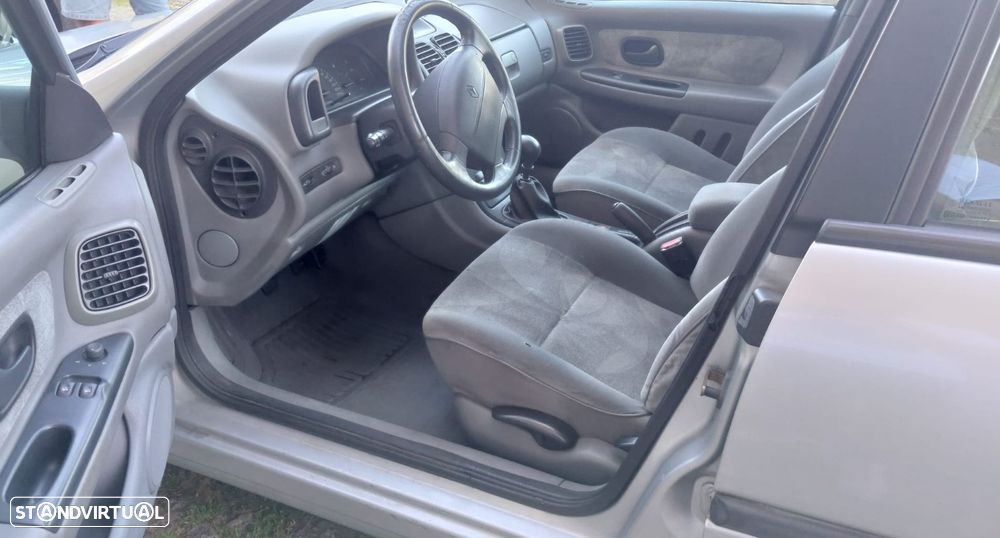 Renault Laguna Break 1.9 dTi RXE - 9