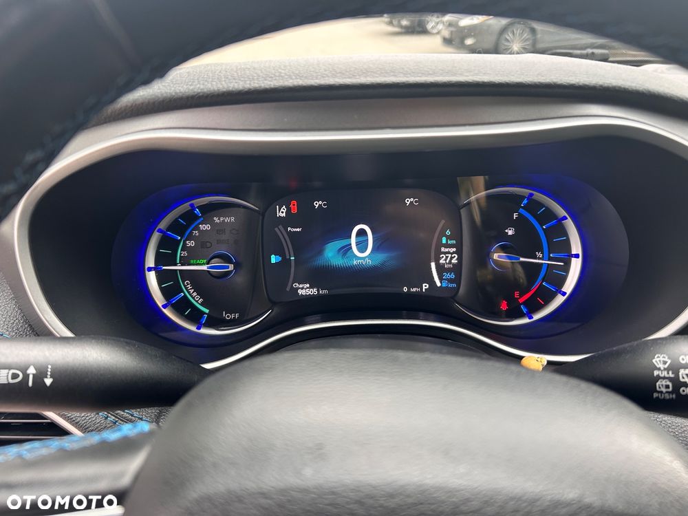 Chrysler Pacifica - 24