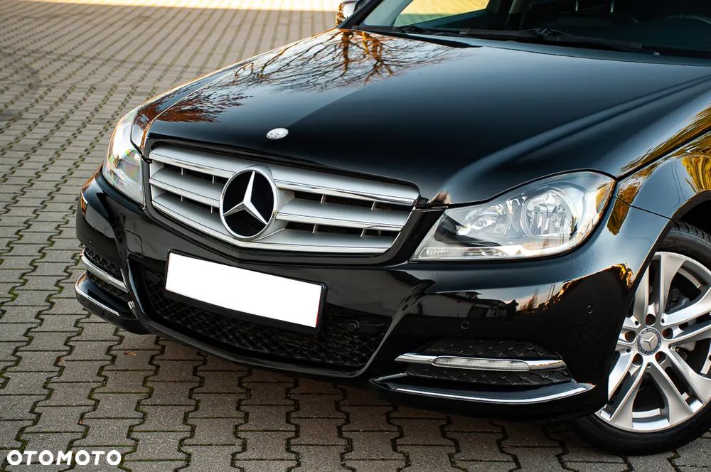 Mercedes-Benz Klasa C 180 T BlueEFFICIENCY Avantgarde - 29