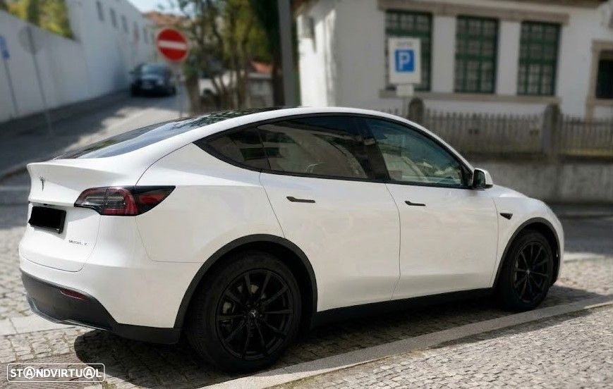 Tesla Model Y Long Range Dual Motor AWD