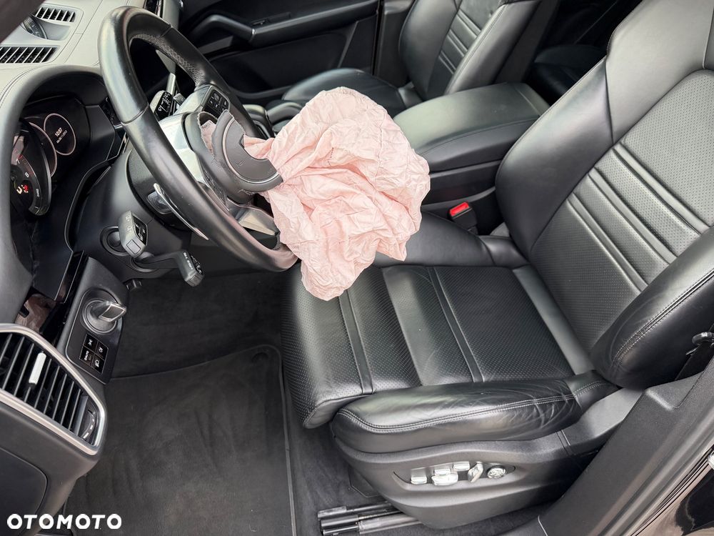 Porsche Cayenne E-Hybrid Tiptronic S - 28