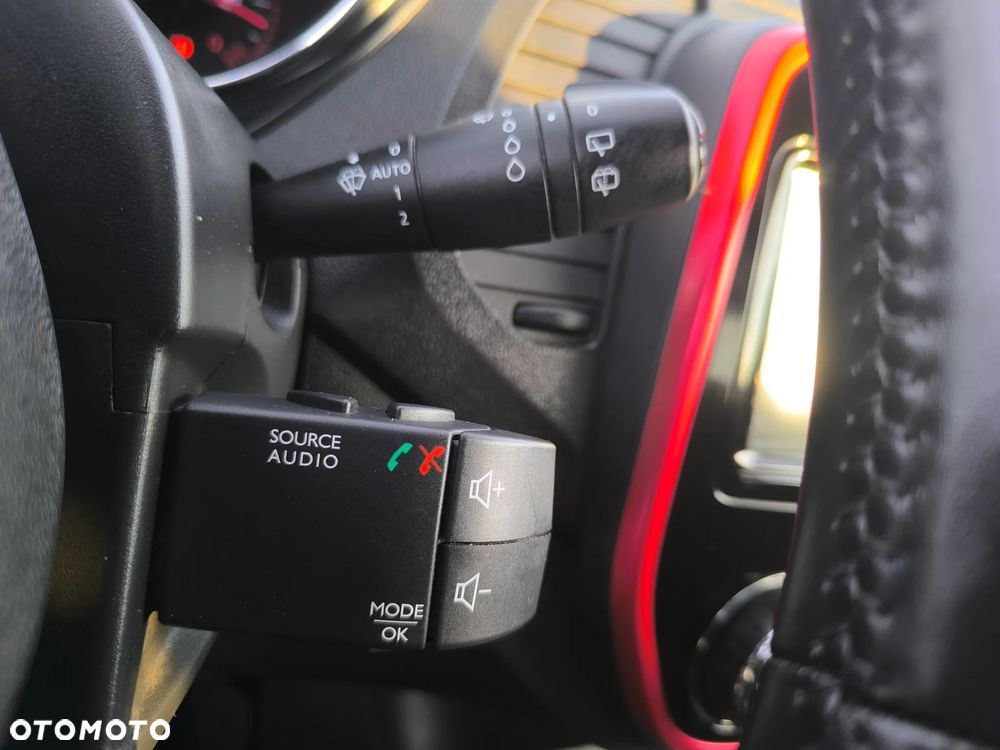 Renault Captur 0.9 Energy TCe Helly Hansen - 28