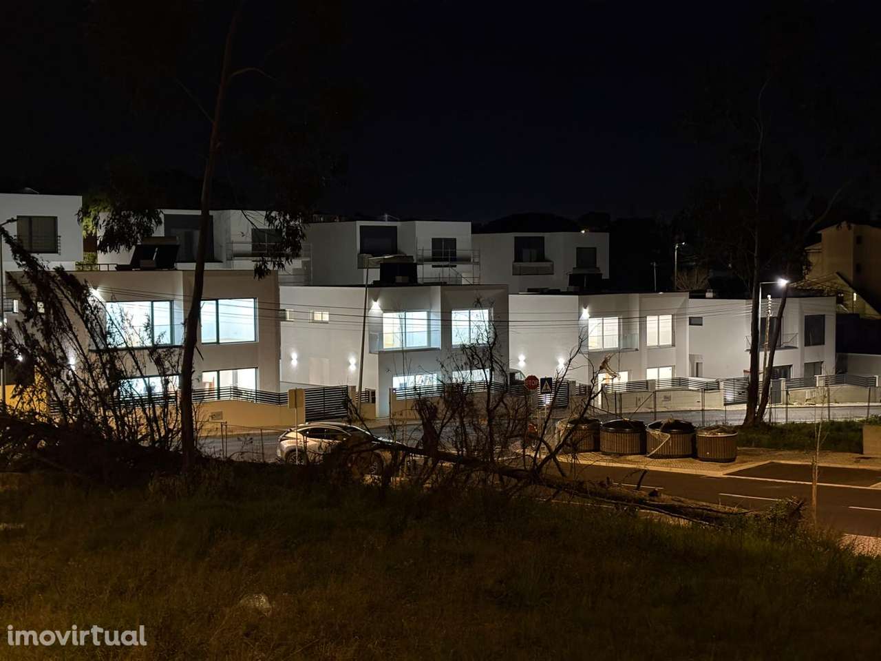 Moradias T3 com jardim e piscina em Sintra parqueamento para 2 carros - Grande imagem: 5/13