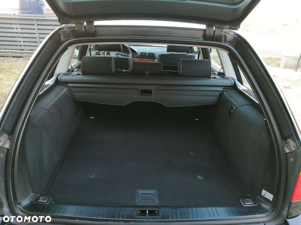 BMW Seria 5 520i Touring - 17