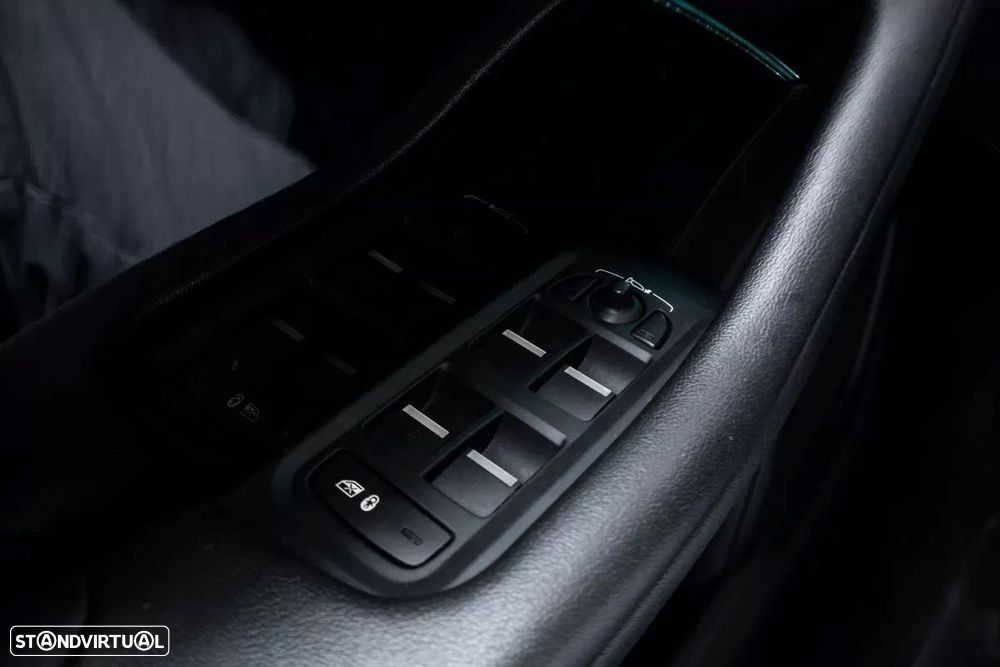Jaguar I-Pace - 17