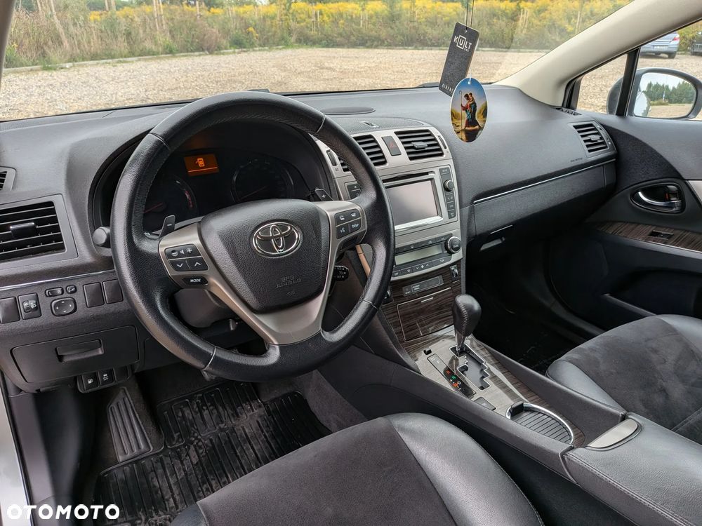 Toyota Avensis 1.8 Sol plus NAVI MS - 28