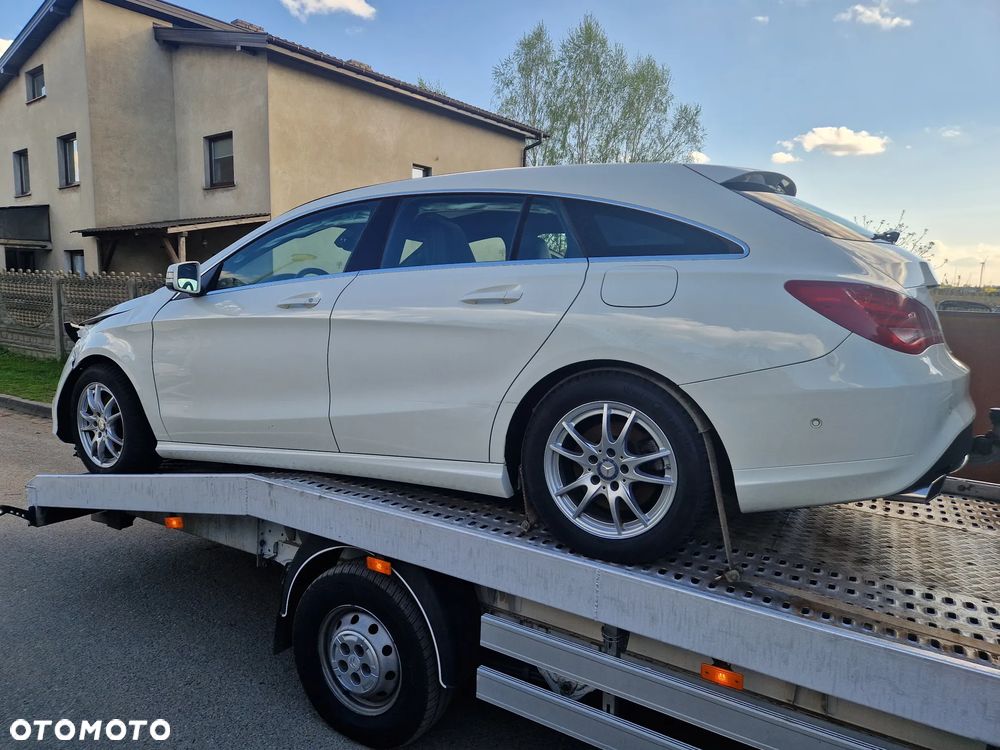 Mercedes-Benz CLA 180 Peak Edition - 4