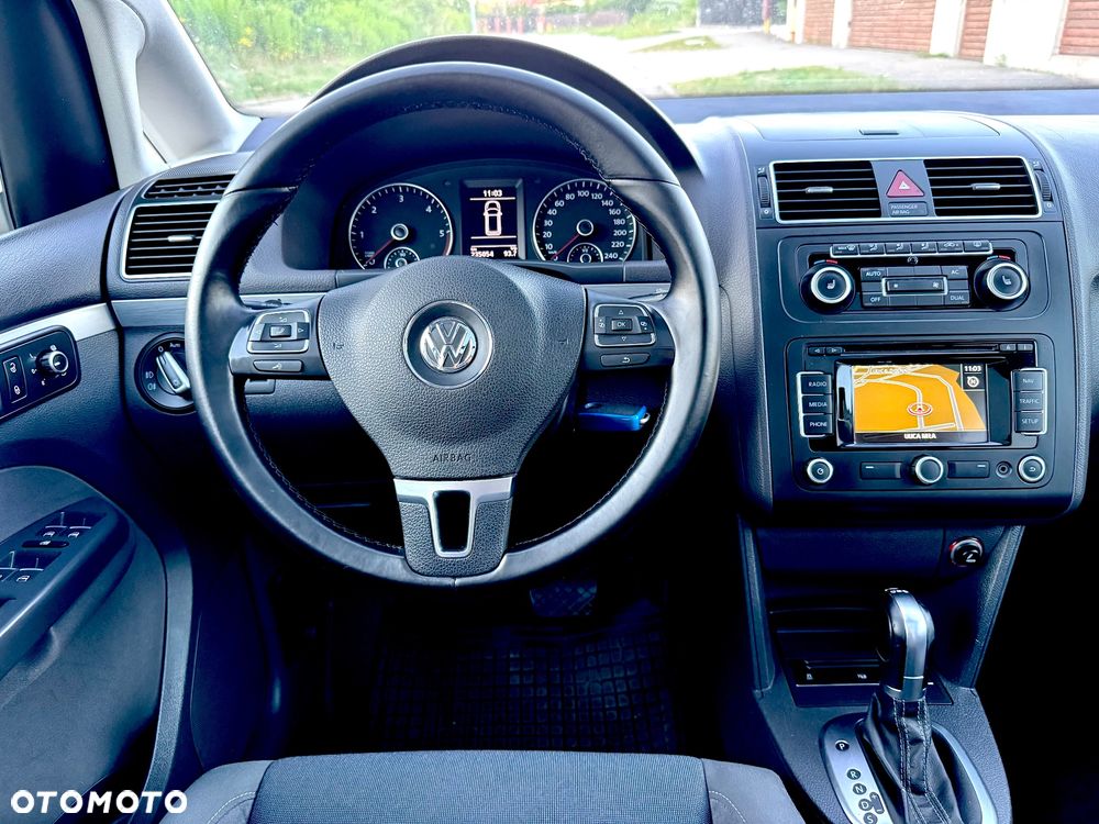 Volkswagen Touran - 23