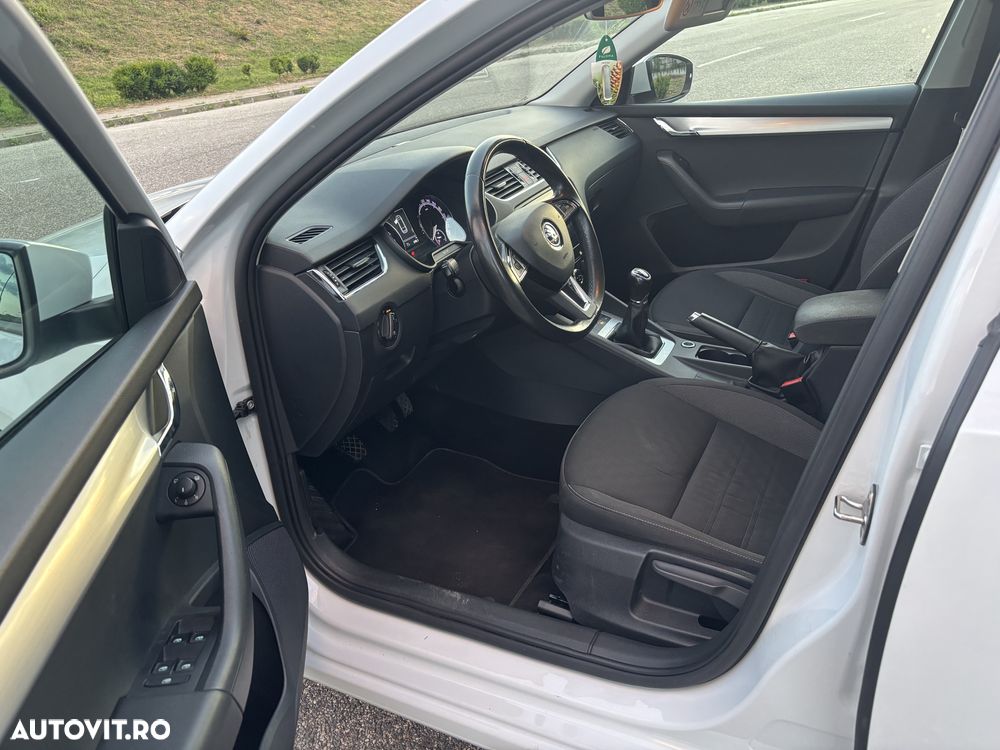 Skoda Octavia 1.6 TDI Active - 8