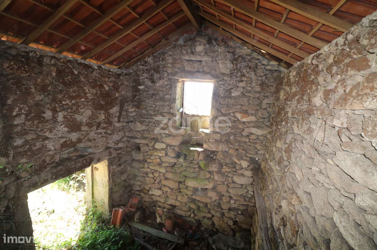 Ruína em Vilar, Cabreiro - Grande imagem: 2/17