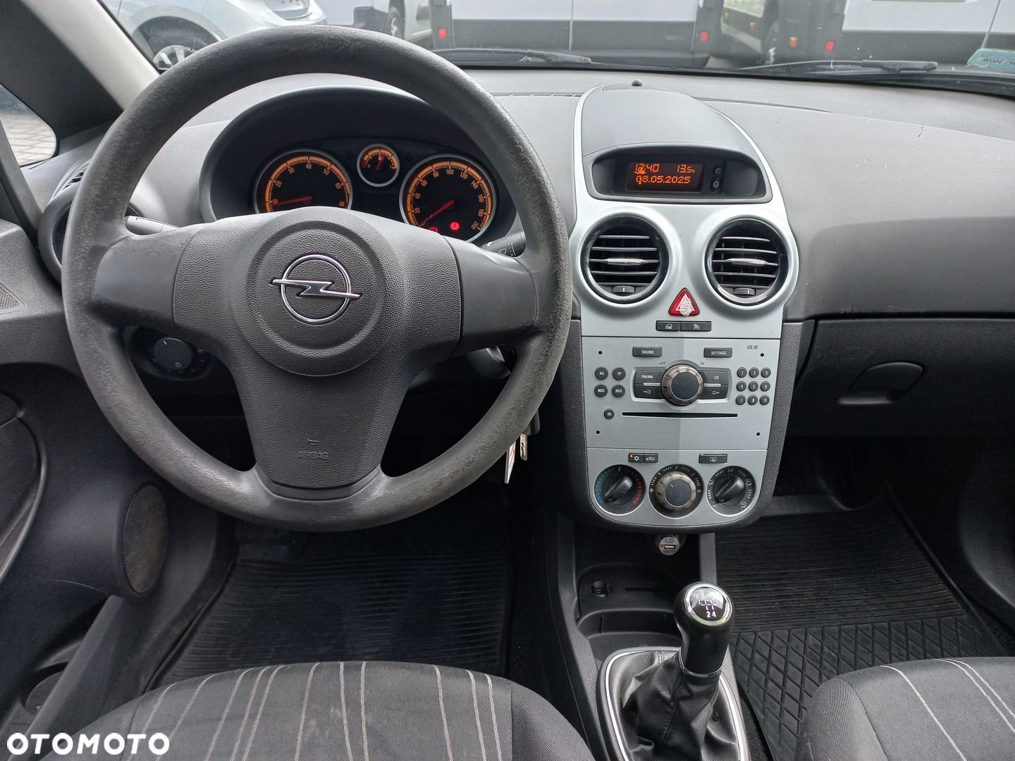 Opel Corsa 1.2 16V Essentia - 10