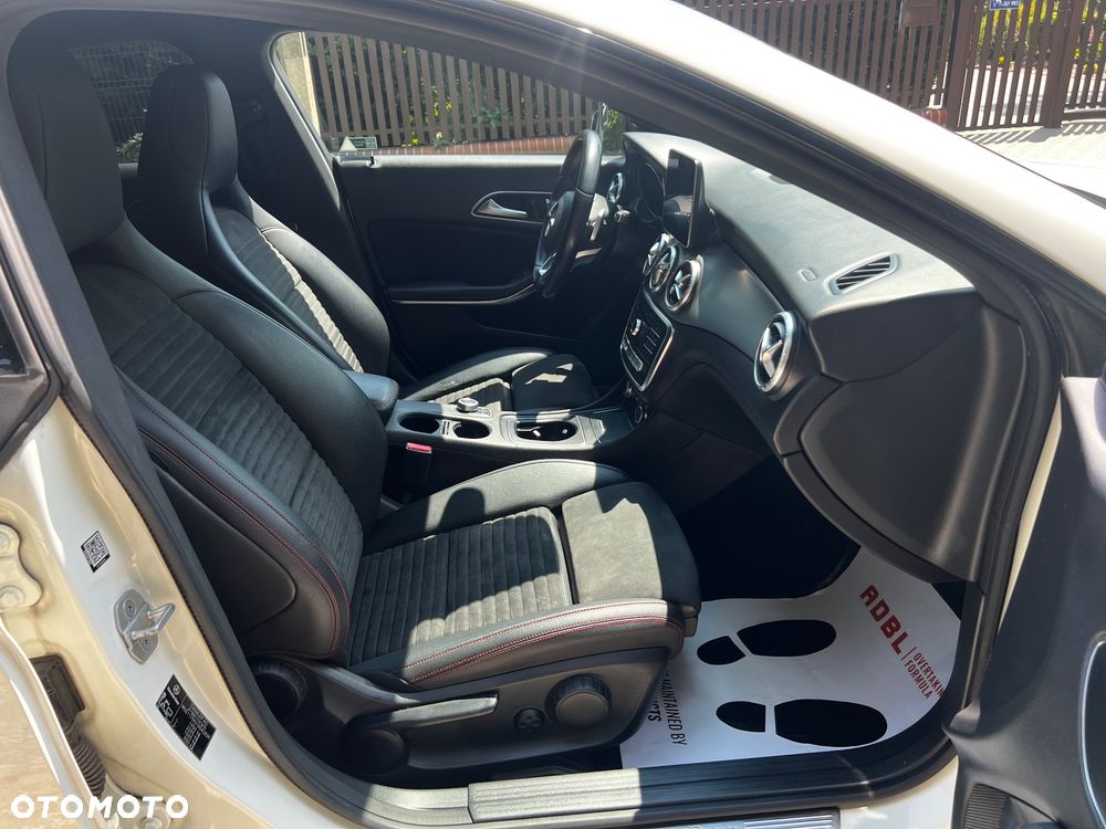 Mercedes-Benz CLA - 24