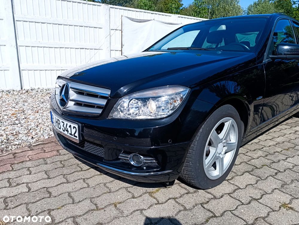 Mercedes-Benz Klasa C 180 CGI Automatik BlueEFFICIENCY Avantgarde - 17
