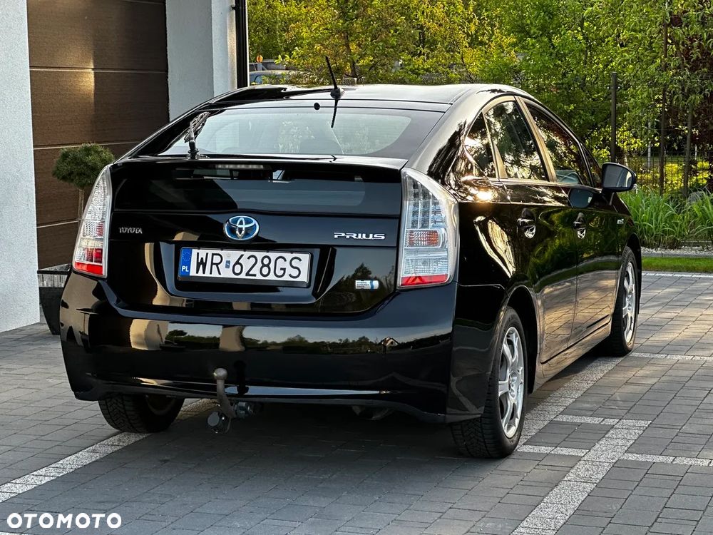 Toyota Prius (Hybrid) - 7