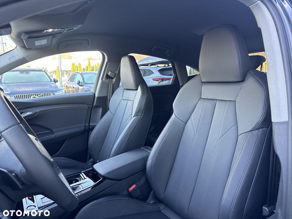 Audi Q6 e-tron - 11
