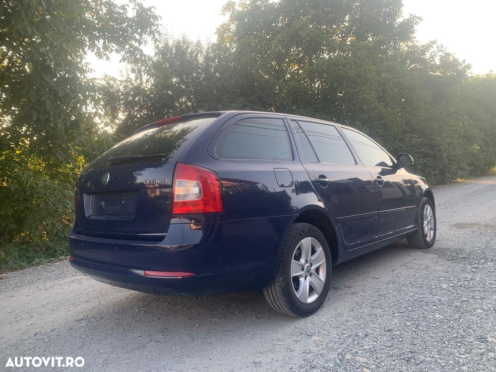Skoda Octavia Combi 2.0 TDI Business DSG - 9