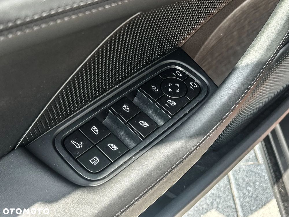 Porsche Panamera 4S E-Hybrid PHEV - 17