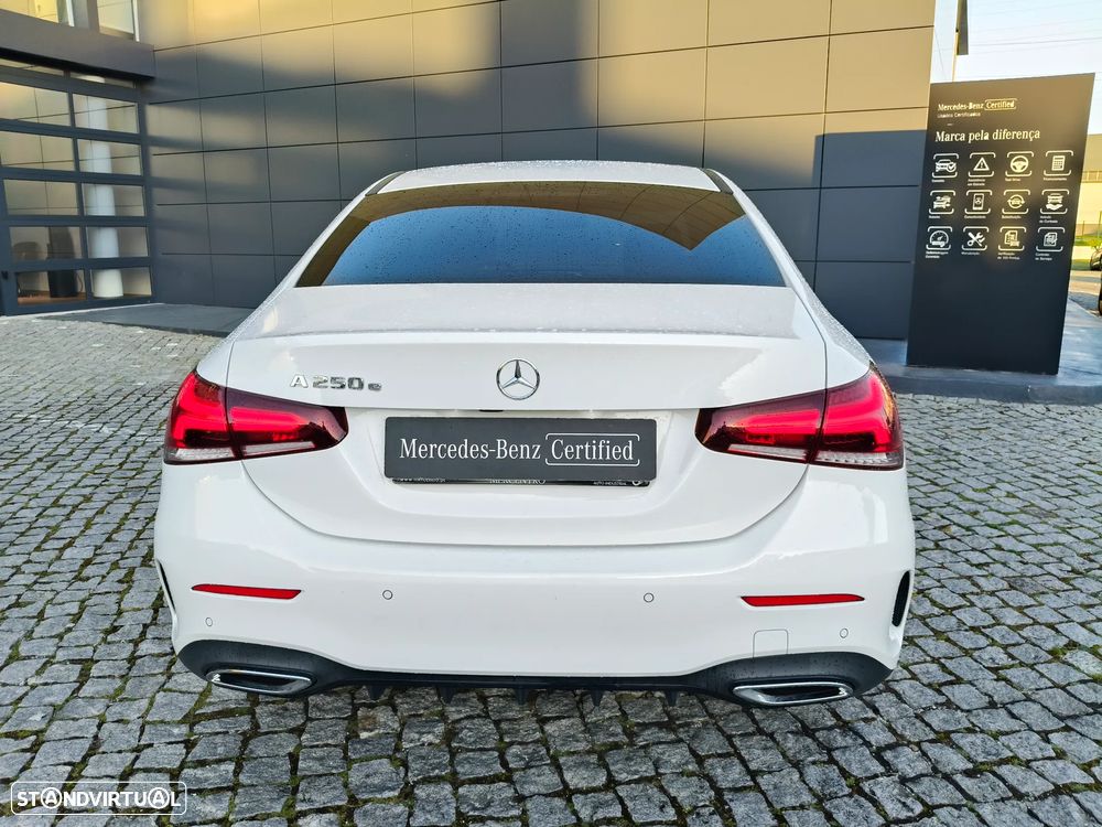 Mercedes-Benz A 250 Limousine e AMG Line - 10