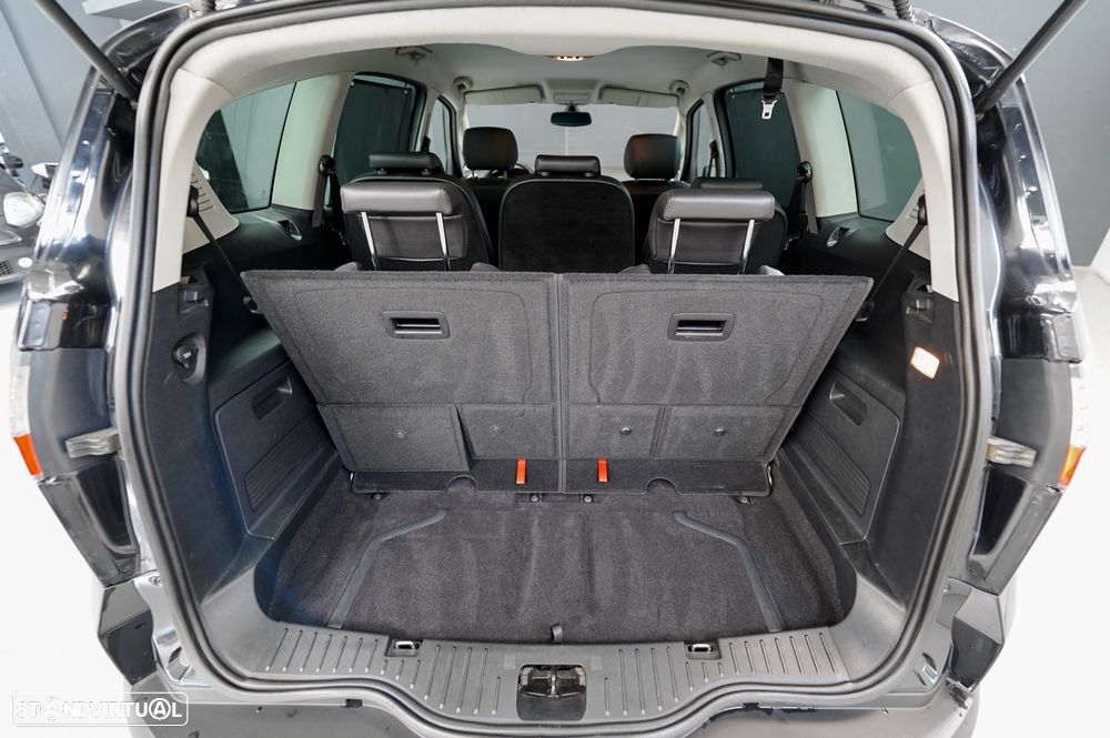 Ford S-Max 1.8 TDCi Titanium 7L - 31
