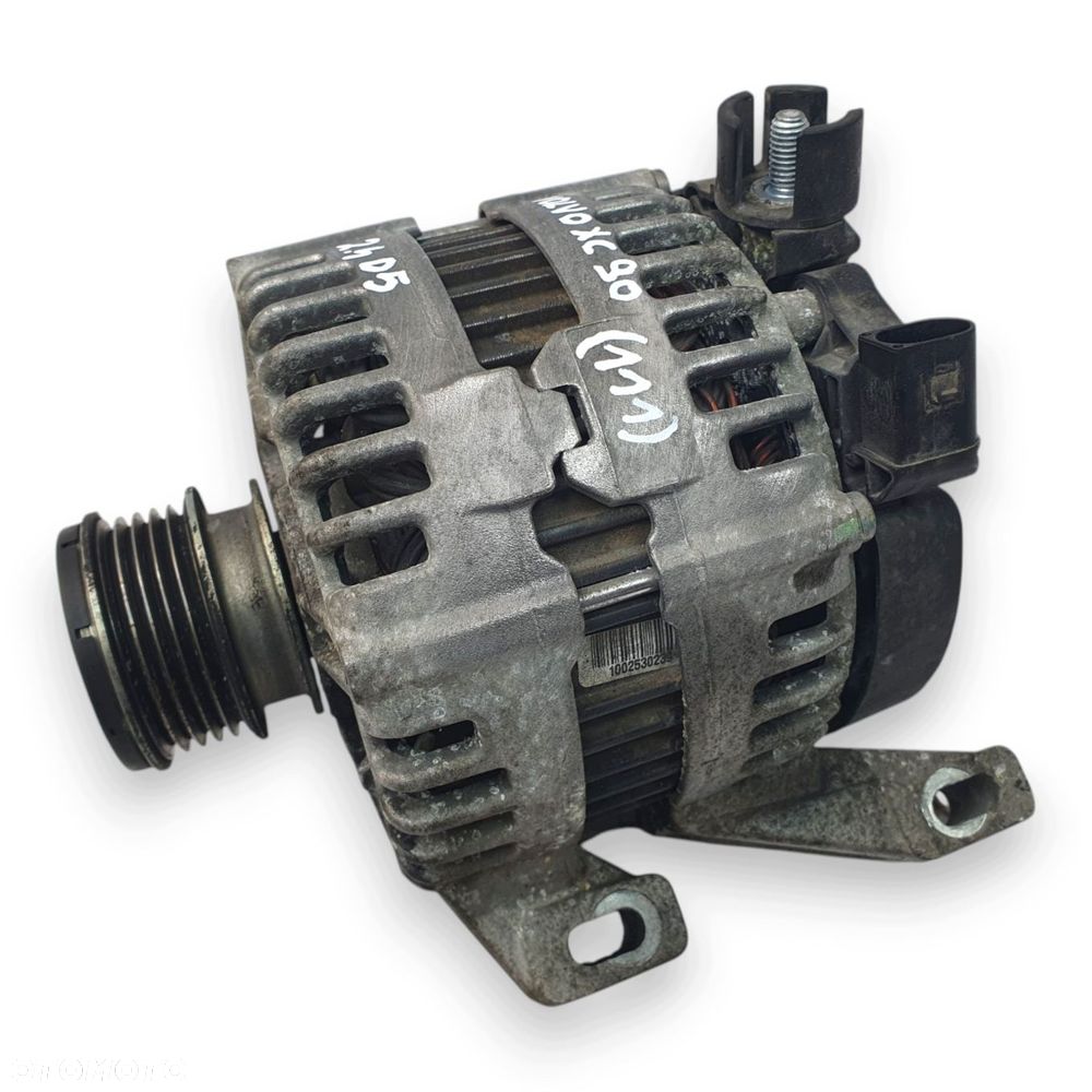 ALTERNATOR Volvo XC90 XC70 V70 S60 S80 2.4 D5 150A 6G9N-10300-HD 0121615005 - 1