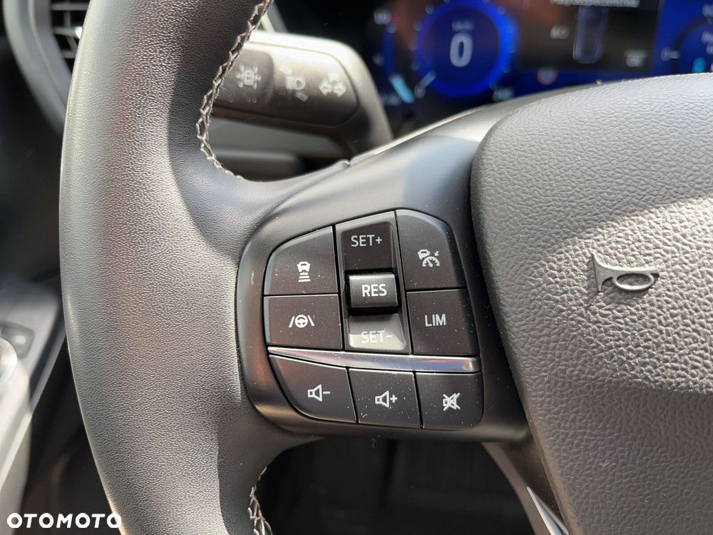 Ford Kuga - 22