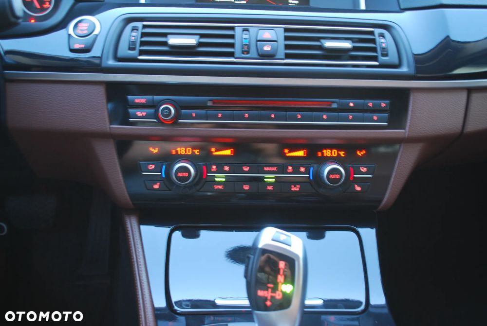 BMW Seria 5 520d xDrive Luxury Line - 26