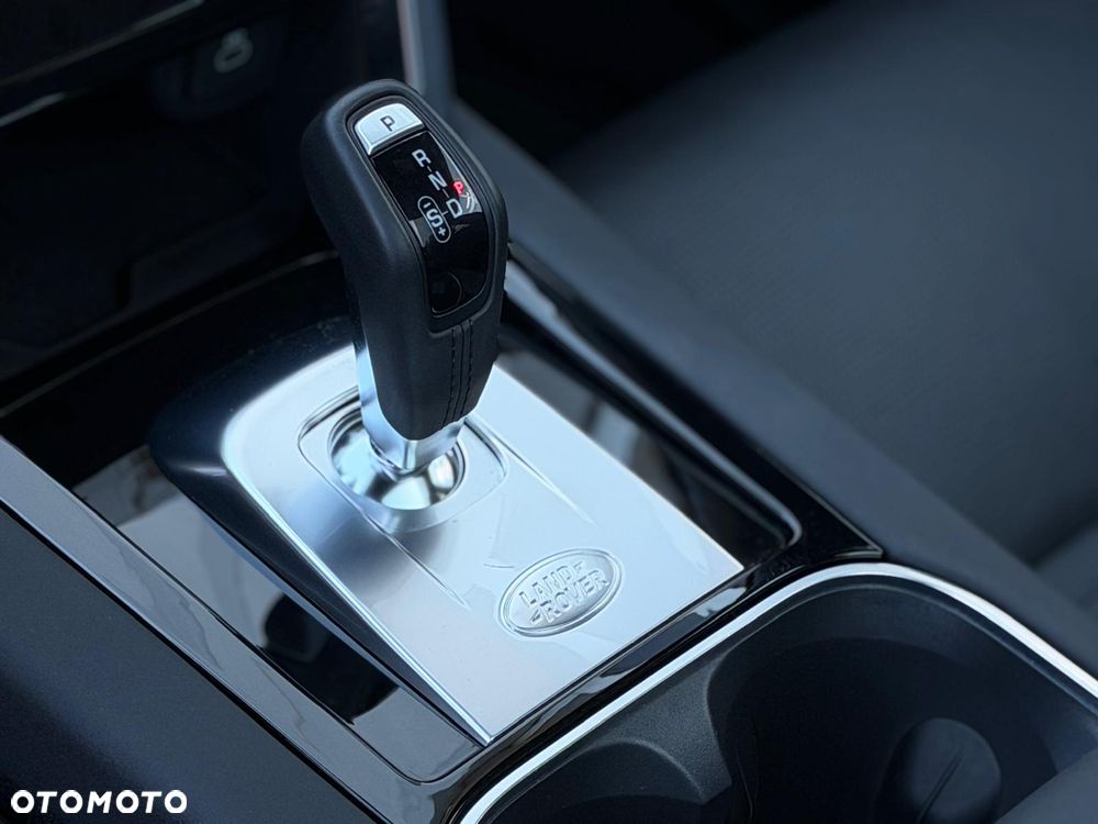 Land Rover Discovery Sport 2.0 D200 mHEV Dynamic SE - 17