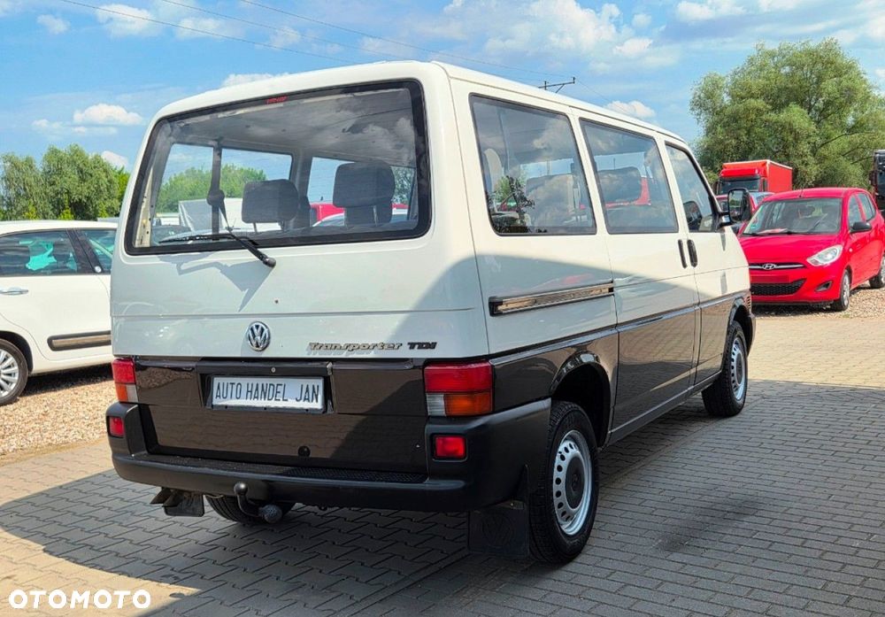 Volkswagen Transporter - 4
