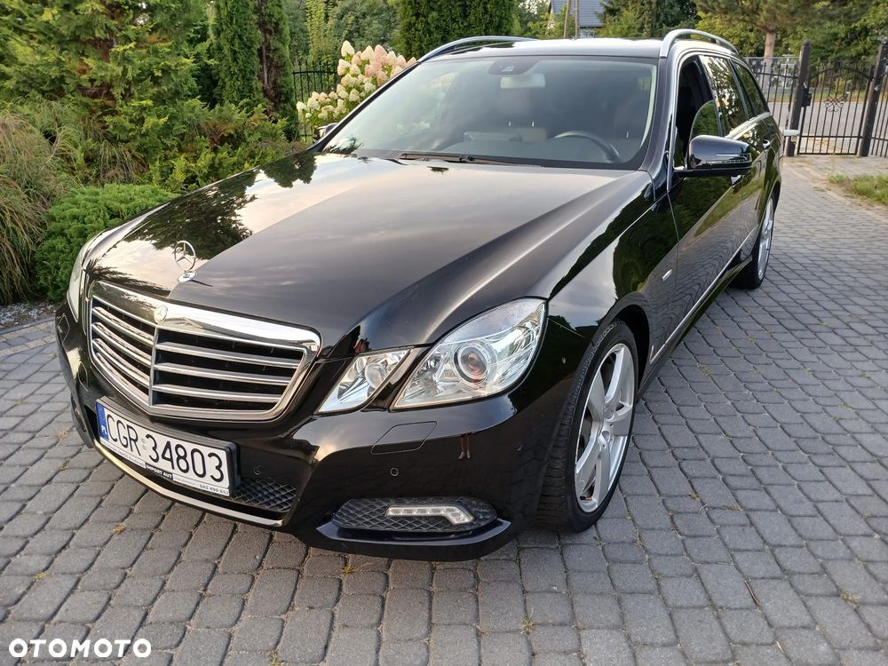 Mercedes-Benz E-Class 2010 photo 5