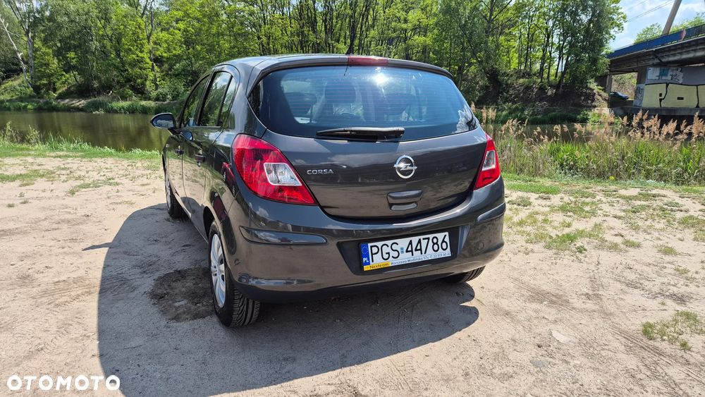 Opel Corsa 1.2 16V Essentia - 4