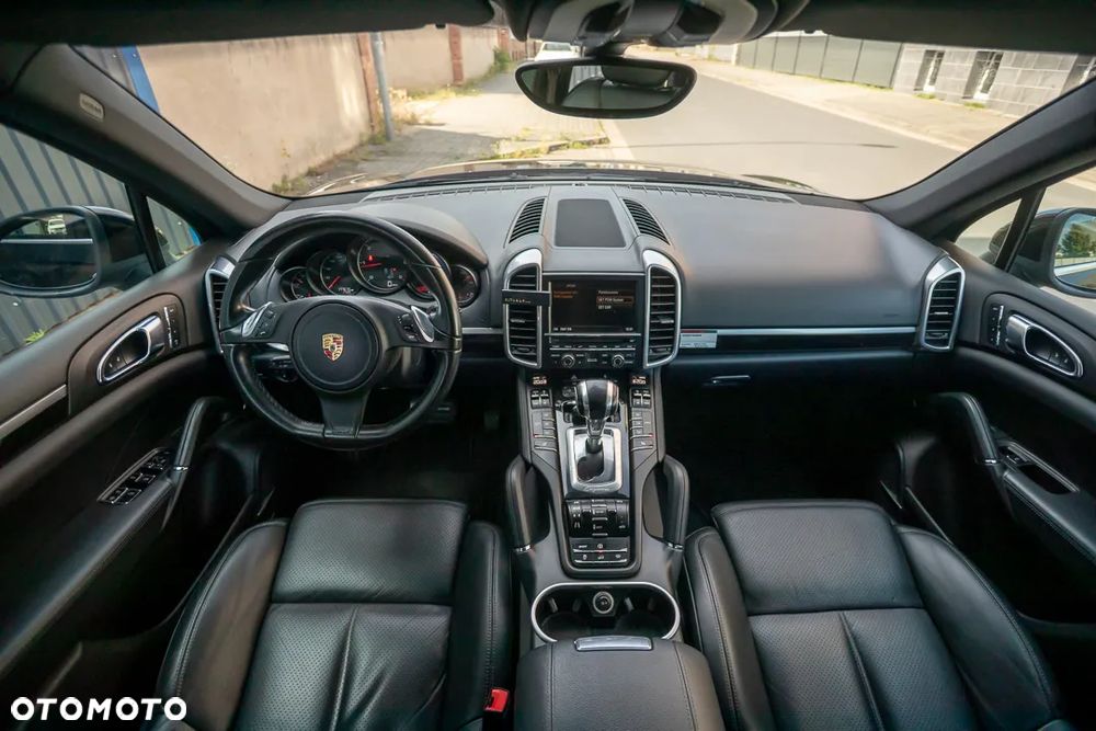 Porsche Cayenne Platinum Edition - 12