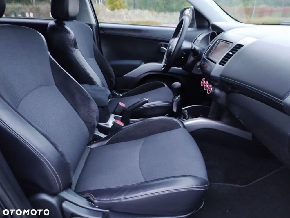 Mitsubishi Outlander 2.0 2WD Invite - 26