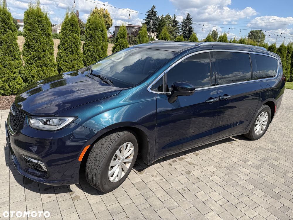 Chrysler Pacifica - 2