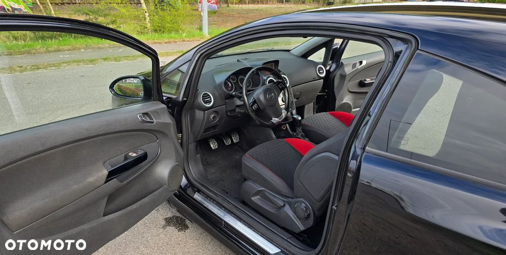 Opel Corsa 1.6T GSI - 22