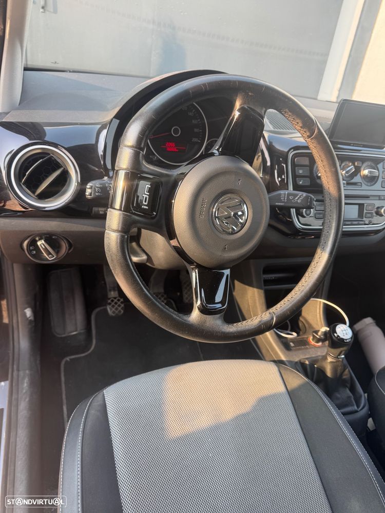 VW Up! black - 7