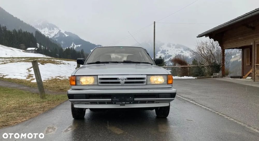 Nissan Sunny - 2