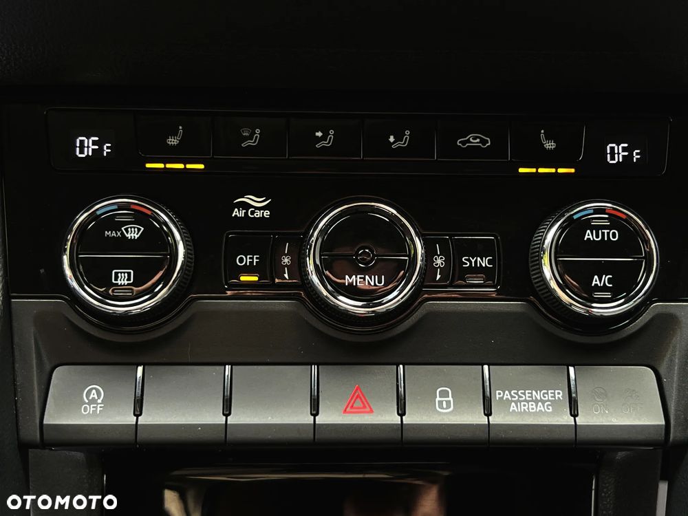 Skoda Karoq 1.6 TDI SCR DSG Style - 33