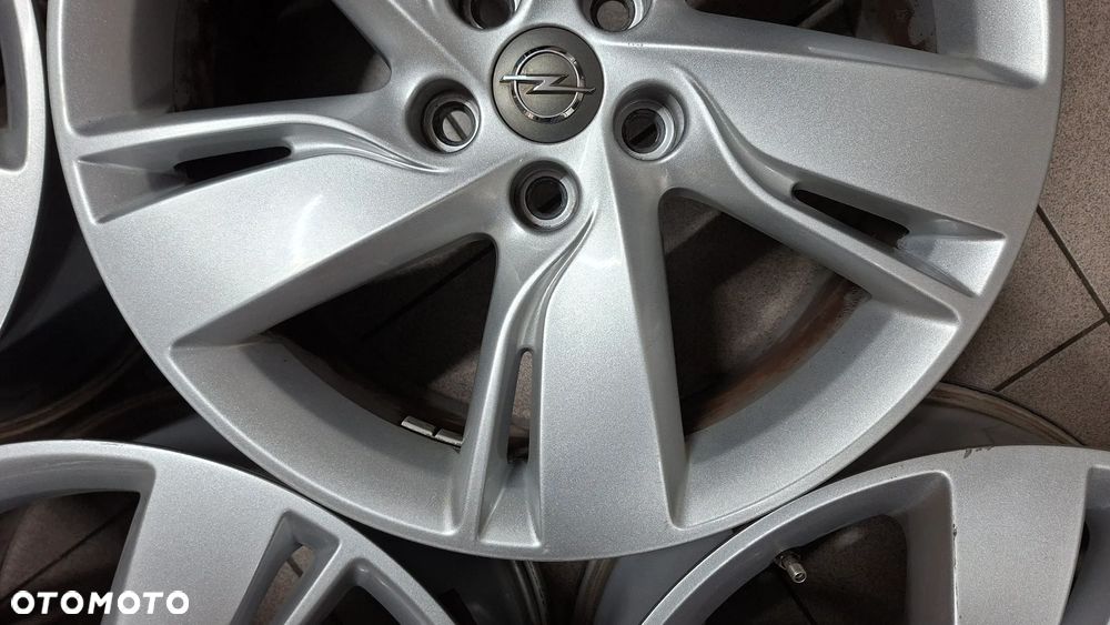Felgi Aluminiowe 17 Opel Astra J 5x105 ET 42 - 9