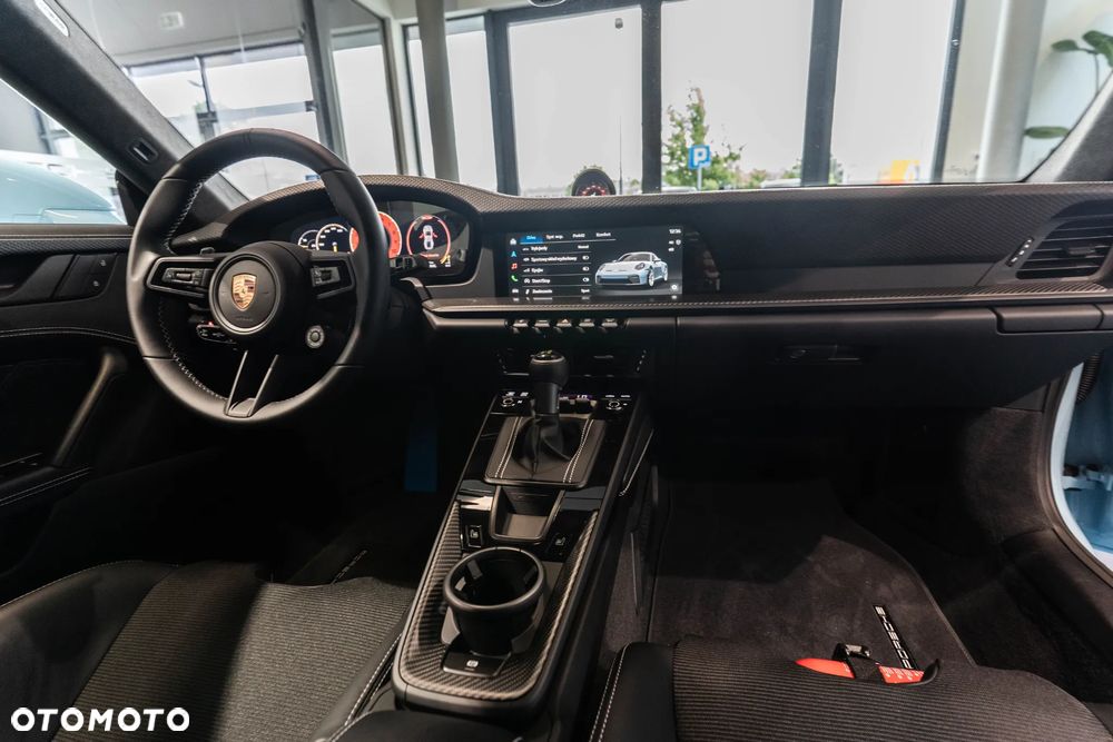 Porsche 911 GT3 Touring PDK - 15