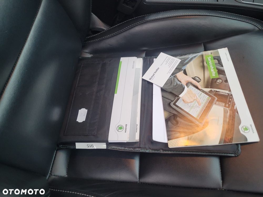 Skoda Superb 2.0 TDI DSG Elegance - 30