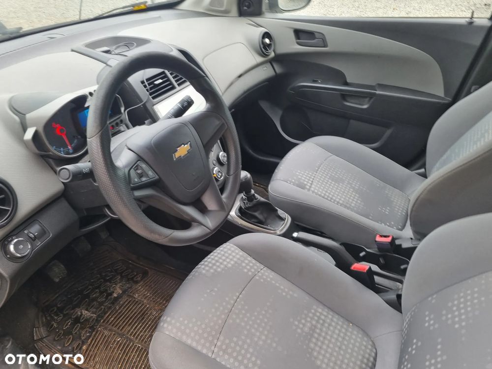 Chevrolet Aveo 1.2 LS - 10