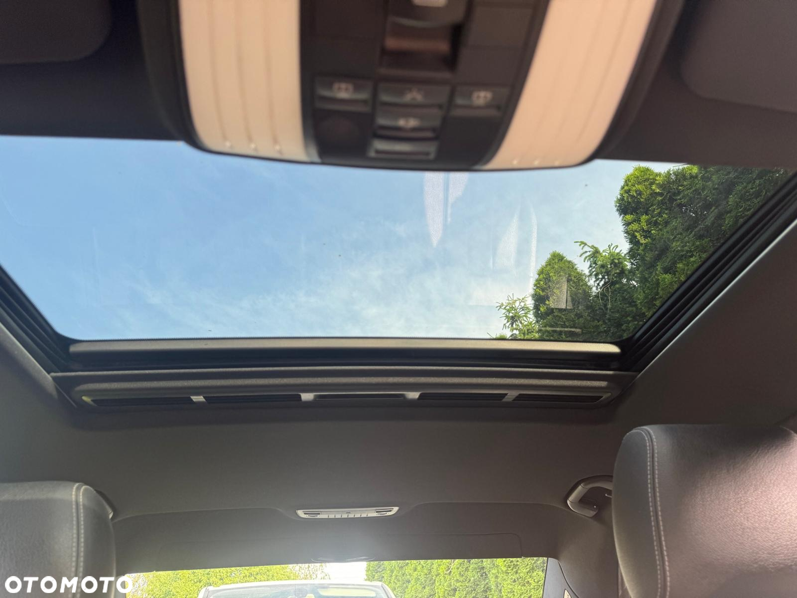 Mercedes-Benz Klasa E 200 CDI DPF BlueEFFICIENCY 7G-TRONIC Avantgarde - 33