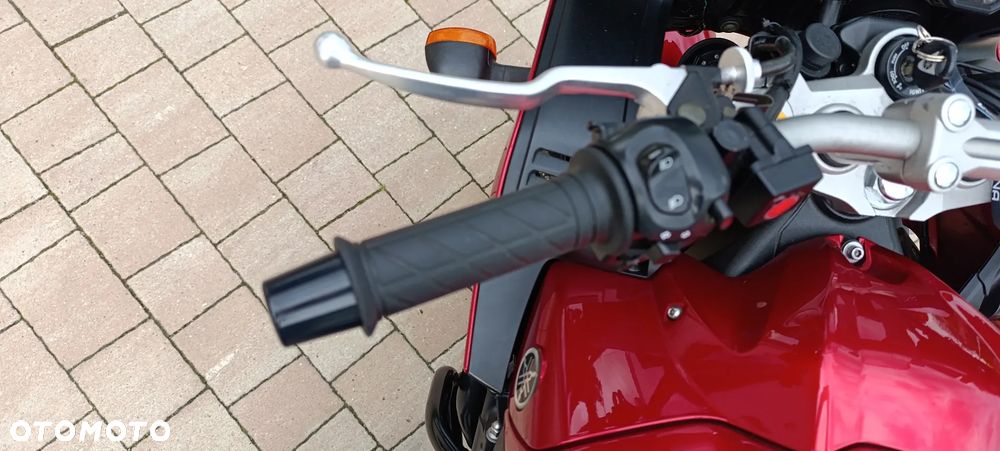 Yamaha FZ - 13