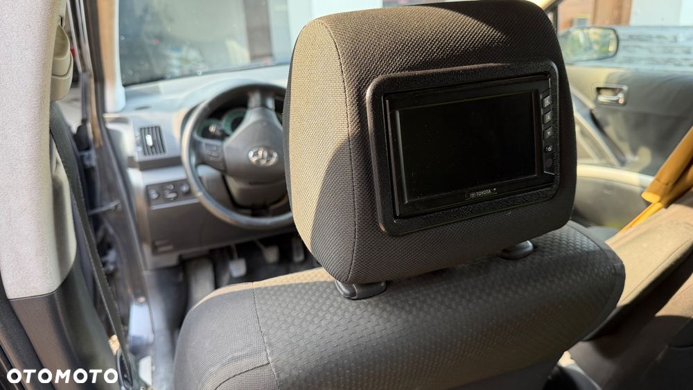 Toyota Corolla Verso 2.2 D-4D Sol + - 5