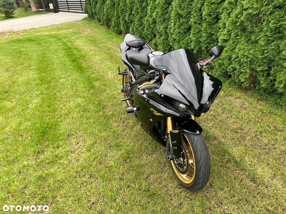 Yamaha YZF - 8