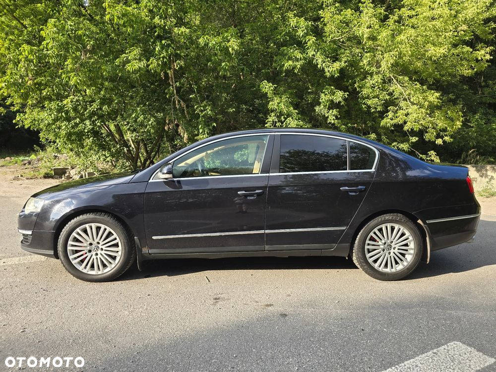 Volkswagen Passat 3.2 V6 FSI 4Mot Highline DSG - 16
