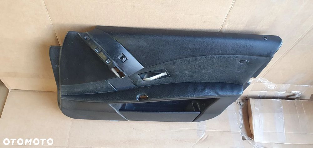 Boczek tapicerka prawy przód przednia prawa skóra BMW 5 E60 - 2