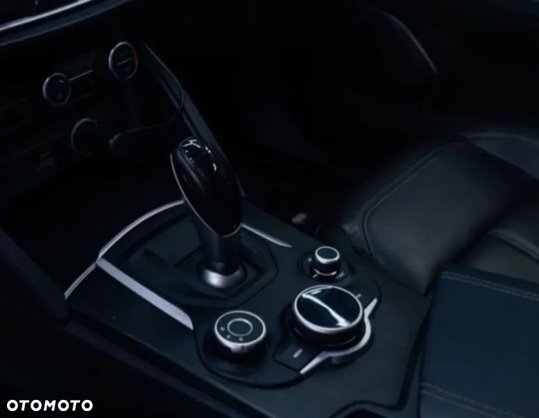 Alfa Romeo Stelvio 2.0 Turbo Veloce Q4 - 9