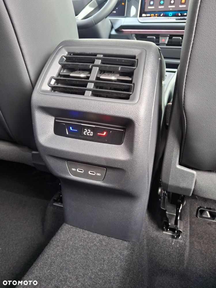 Volkswagen Tiguan - 30